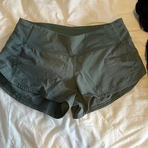 Lulu lemon womens speed up short low rise 2.5”, sage green. Size 4